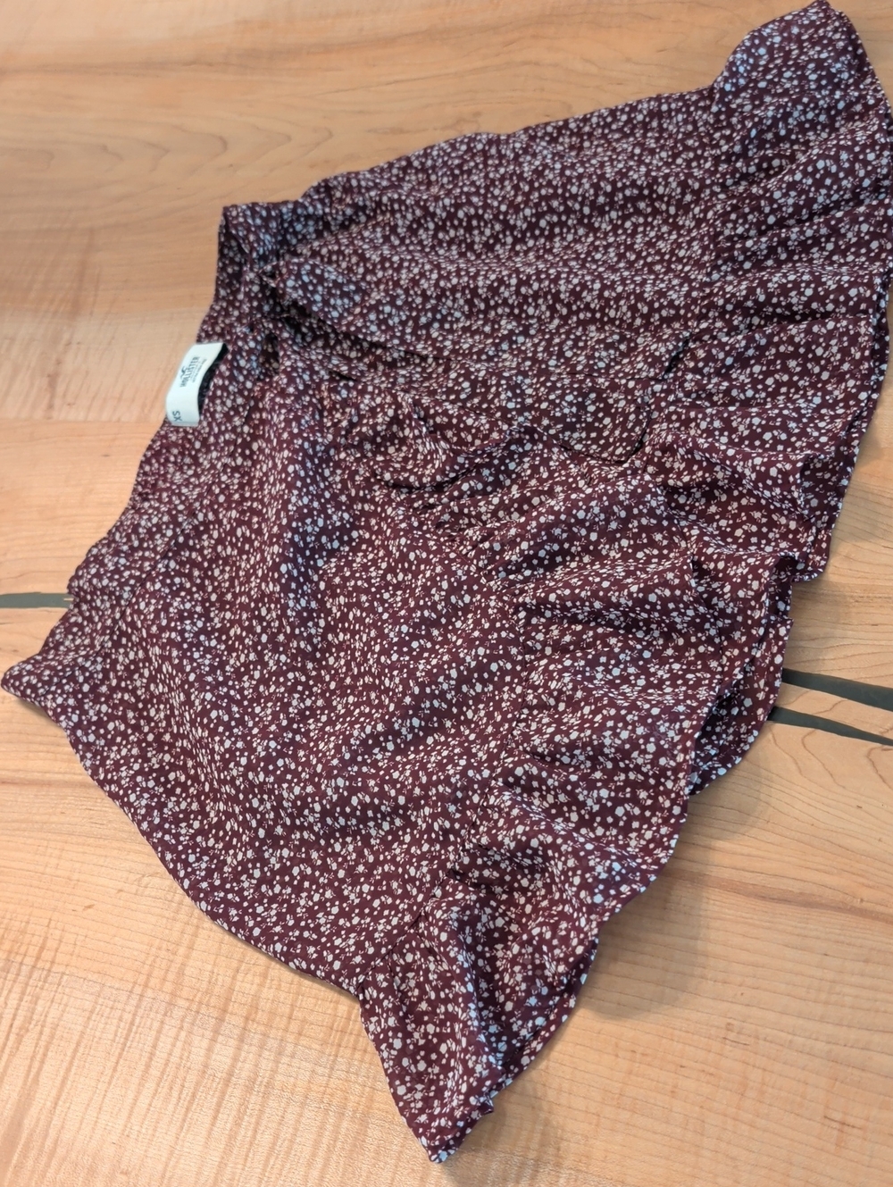Hollister Burgundy Floral Ruffle Tie Around Mini Skirt Size XS